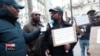 Manm Kominote Ayisyèn Paris a Fè Sit-In Devan Anbasad Kenya pou Pwoteste Kont Fòs Miltinasyonal la 