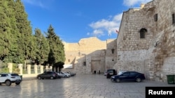 Zon kote Legliz Nativite a sitye nan Bethlehem preske vid, 9 Desanm, 2023.