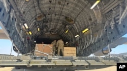 Американский C-17 на израильской авиабазе Неватим, 13 октября 2023 года. Самолет прибыл с целью поставок американских боеприпасов для Израиля.