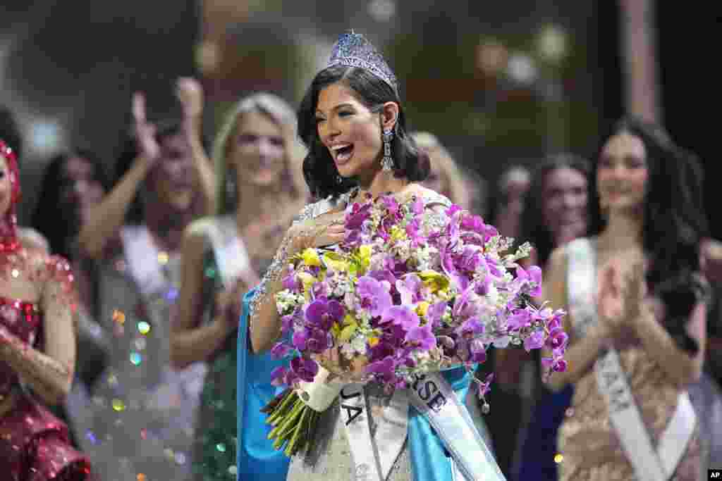 Miss Nicaragua Sheynnis Palacios reacts after being crowned Miss Universe at the 72nd Miss Universe Beauty Pageant in San Salvador, El Salvador, Nov. 18, 2023.