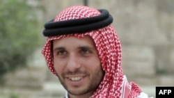 Pangeran Yordania Hamzah Bin Al-Hussein di Amman, 9 September 2015. (Foto: KHALIL MAZRAAWI / AFP)