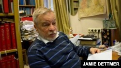 Anatolij Razumov, direktor Centra za vraćena imena u Sankt Peterburgu, kaže da svi istoričari Gulaga podržavaju Jurija Dmitrijeva (Foto: VOA)