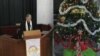 Pendeta Stephen Sulaiman memberikan khotbah ibadah Natal di Gereja Immanuel Jakarta, Jumat 25 Desember 2015. (VOA/Andylala)