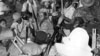 Soldados do MPLA comemoram independência de Angola, 11 de Novembro de 1975