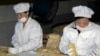 북한 신의주 시 식품 공장에서 유엔 산하 세계식량계획 WFP 지원으로 취약계층에 지급될 영양 비스킷이 생산되고 있다. (자료사진)