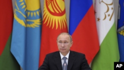 Tổng thống Nga Vladimir Putin hứa sẽ đăng cai một Thế vận hội 'hoành tráng' như để chứng tỏ với thế giới những gì Nga đã làm lại được kể từ khi Liên Xô sụp đổ.