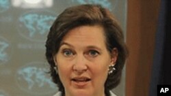 Phát ngôn viên Bộ Ngoại giao Hoa Kỳ Victoria Nuland kêu gọi Trung Quốc dùng ảnh hưởng để thuyết phục Bắc Triều Tiên không tiến hành vụ phóng rốckết.