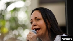 La candidata presidencial opositora, María Corina Machado, mientras ofrecía un discurso esta semana en Caracas. 