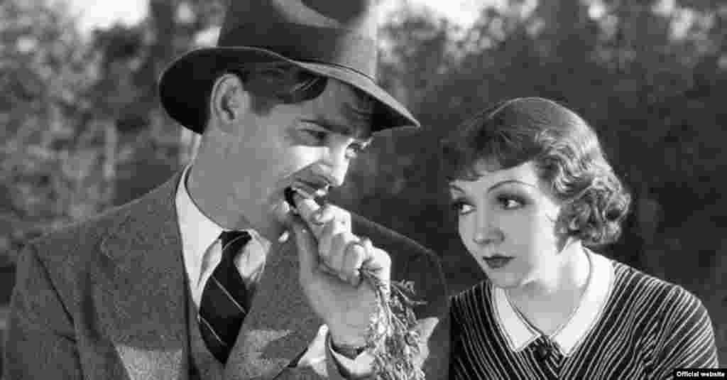 Phim “It Happened One Night” (1934), với sự góp mặt của Clark Gable và Claudette Colbert, giành chiến thắng ở cả 5 hạng mục quan trọng nhất bao gồm Phim hay nhất, Nam diễn viên chính, Nữ diễn viên chính, Đạo diễn và Biên kịch xuất sắc nhất tại lễ trao giải Oscar lần thứ 7 vào năm 1935. Trong lịch sử trao giải Oscar, chỉ có 2 phim nữa lập lại thành tích này là “One Flew over the Cuckoo’s Nest” (1975) và “The Silence of the Lambs” (1991). (AMPAS) 
