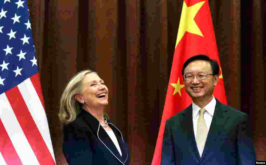 Ngoại trưởng Dương Khiết Trì và Ngoại trưởng Clinton tại Bắc Kinh. 5/9/2012.