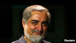 عبدالله عبدالله، وزیر خارجه پیشین افغانستان و پیشتاز انتخابات ریاست جمهوری