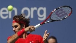 Roger Federer berpeluang menggeser peringkat Nadal pada nomor 2 dunia jika menjuarai Madrid Open (foto: dok).