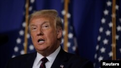 El presidente Donald Trump durante una conferencia de prensa en Carolina del Norte durante una visita a un laboratorio que comenzará a desarrollar una vacuna para la COVID-19 el 27 de julio de 2020.