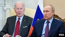 Kolase foto Presiden Amerika Serikat Joe Biden dan Presiden Rusia Vladimir Putin. (Foto: (Alexei Nikolsky, Sputnik, Kremlin via AP)