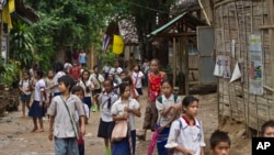 ထိုင်းနိုင်ငံ ဒုက္ခသည်စခန်းမှ ကလေးငယ်များ