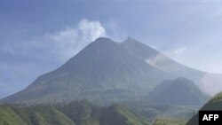 Núi lửa Soputan trên đảo Sulawesi