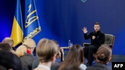 Tổng thống Ukraine Volodymyr Zelenskyy trong cuộc họp báo hôm 23/2.