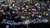 Hong Kong Protesters Set up Roadblocks, Clash with Police